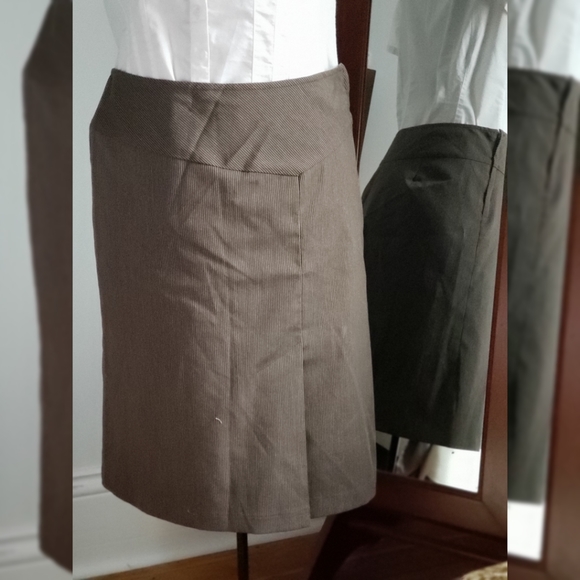 Asymmetrical waistline skirt - Picture 2 of 5